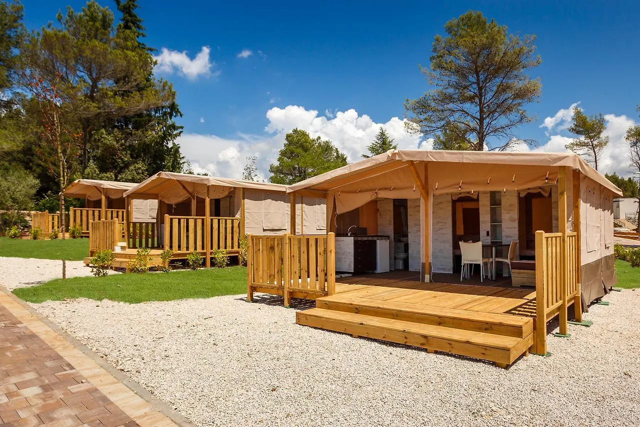 ***** Vakantiepark Mobile Homes Camping Santa Marina, Lanterna Tar-Vabriga Kroatië