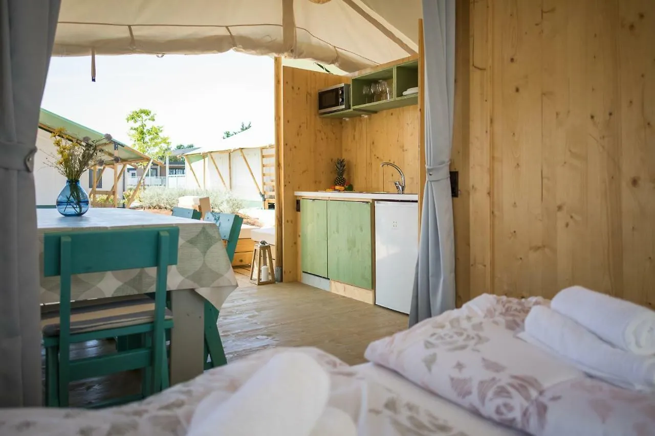 Mobile Homes Camping Santa Marina, Lanterna Tar-Vabriga 5*,
